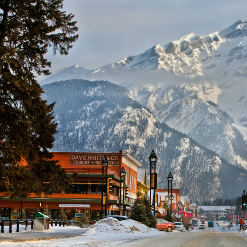 4-Day ROCKIES WINTER WONDERLAND TOUR | Banff & Lake Louise & Lake Minnewanka or Bubble Lake（one night stay in Fairmont C